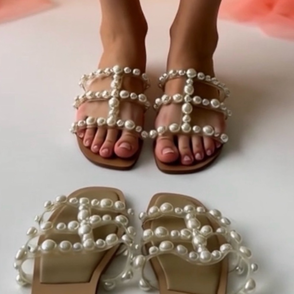 Zara women’s Pearl Flat sandals  Women, Size 36, US 6. No tag but is NWT.